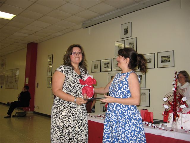 Alejandra Gomez Estrada is being recognized for her undergraduate research by Laura Cizek