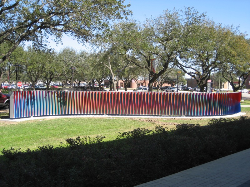 Double Physichromie, 2005, installed 2009
Painted aluminum
Location: Welcome Center, UH Main Campus