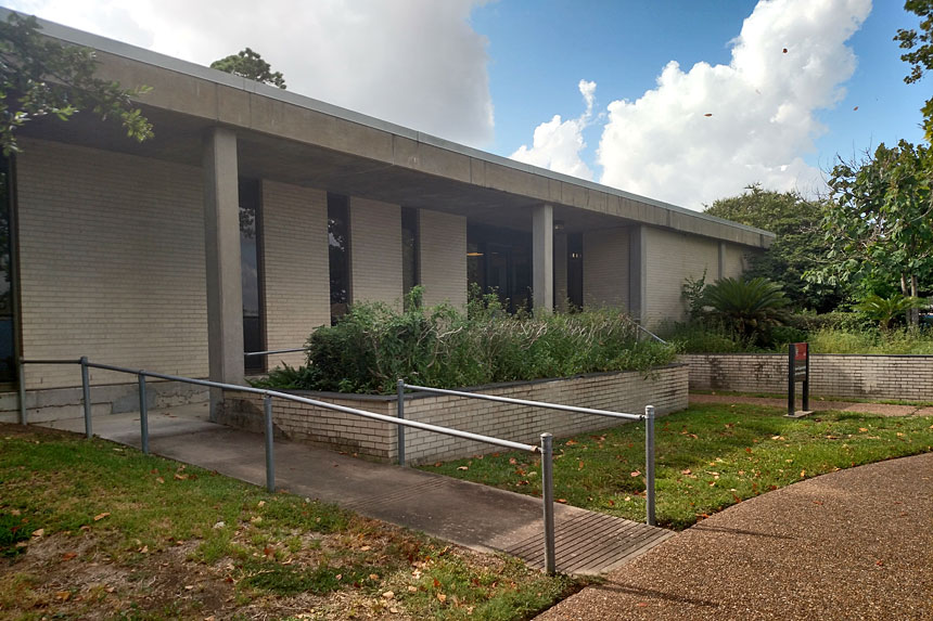photo of the Student Service Center 2