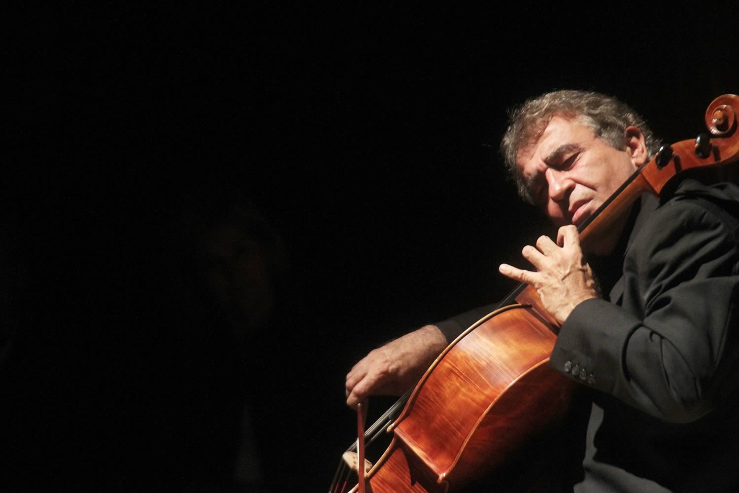 Vagram Performing on Cello