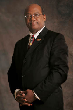 Photo: 2005 McElhinney Distinguished Service Award recipient