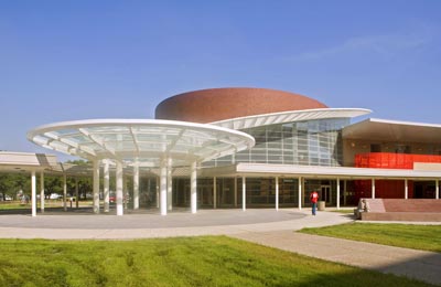 photo of the Science & Engineering Classroom Building
