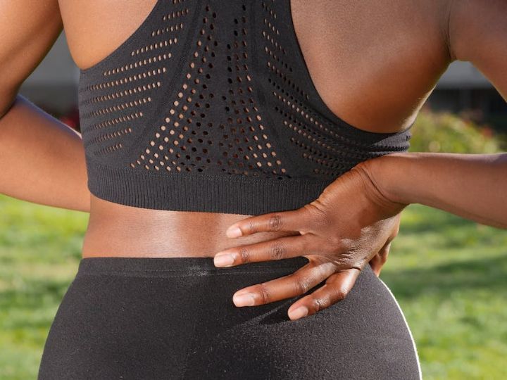 lady with pain in her kidney