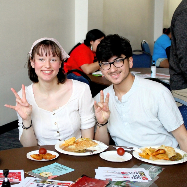 Two students eating lunch