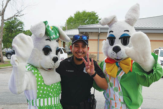 UHPD Hosts Annual Egg Hunt