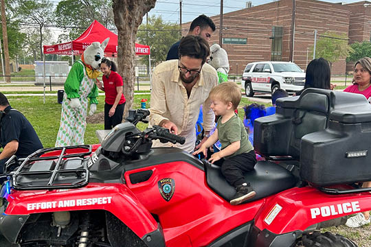 UHPD Hosts Annual Egg Hunt