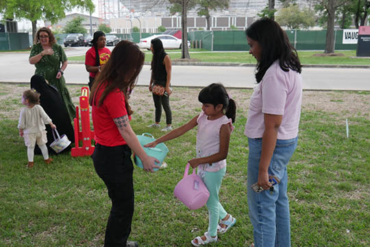 UHPD Hosts Annual Egg Hunt