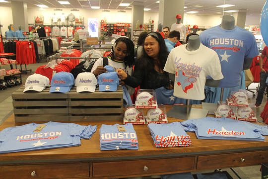 Graduation Celebration Takes Over Campus Store