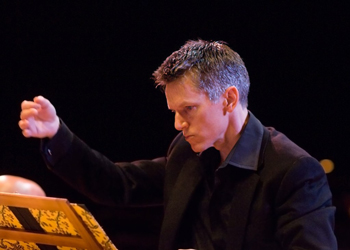 Matthew Dirst conducting