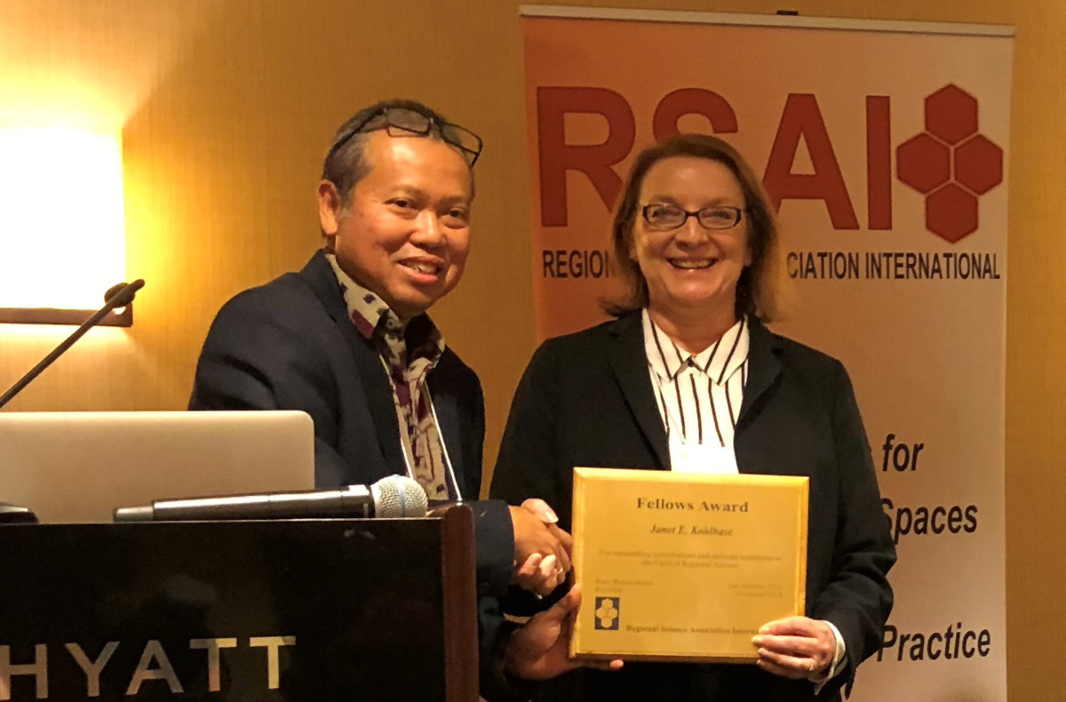 Janet Kohlhase presented with the RSAI Fellow Award