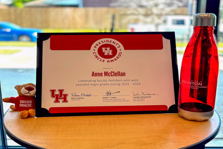President's Circle Award awarded to Dr. Anne McClellan.