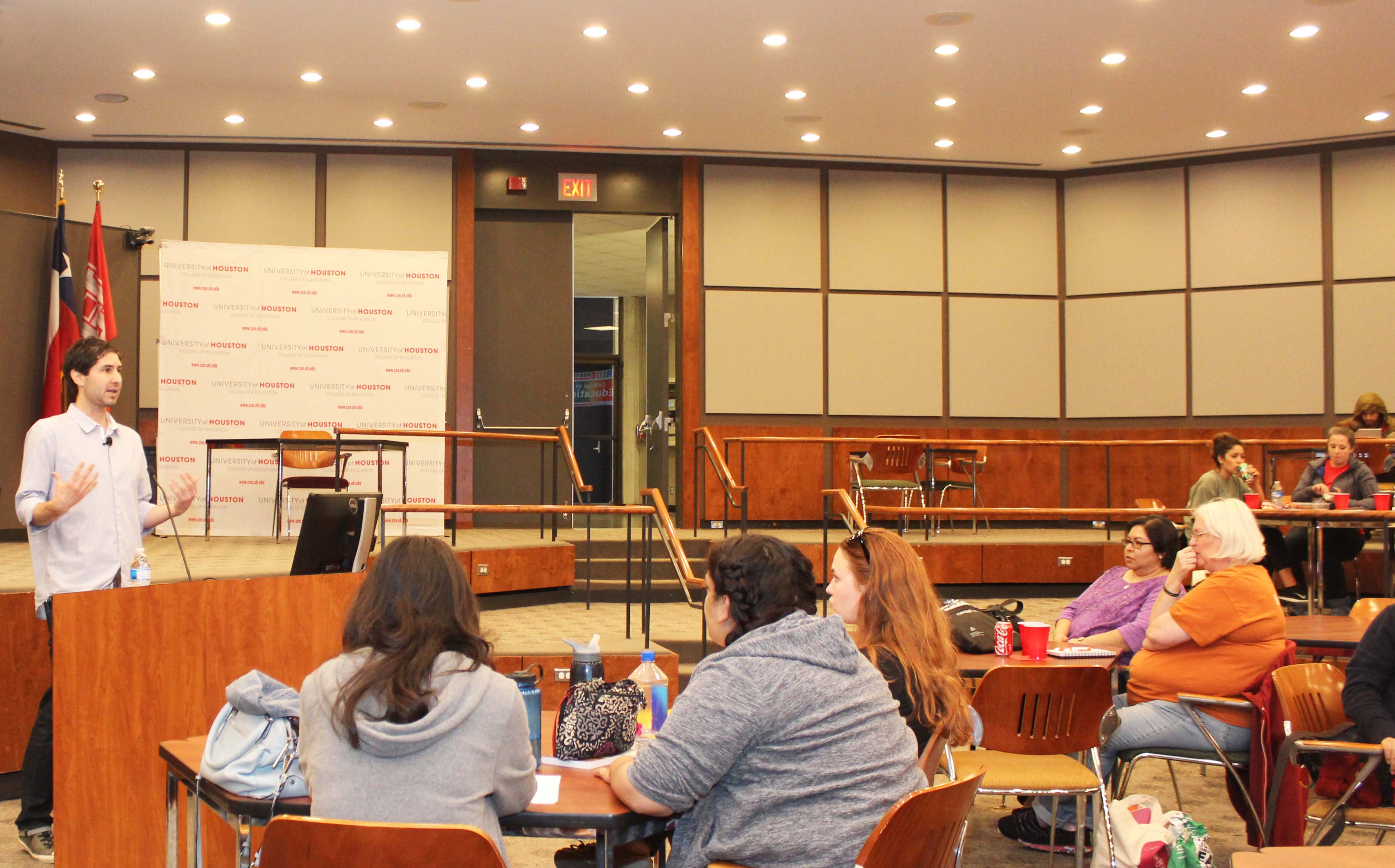 Matt de la Peña giving a Craft Talk to UH COE students