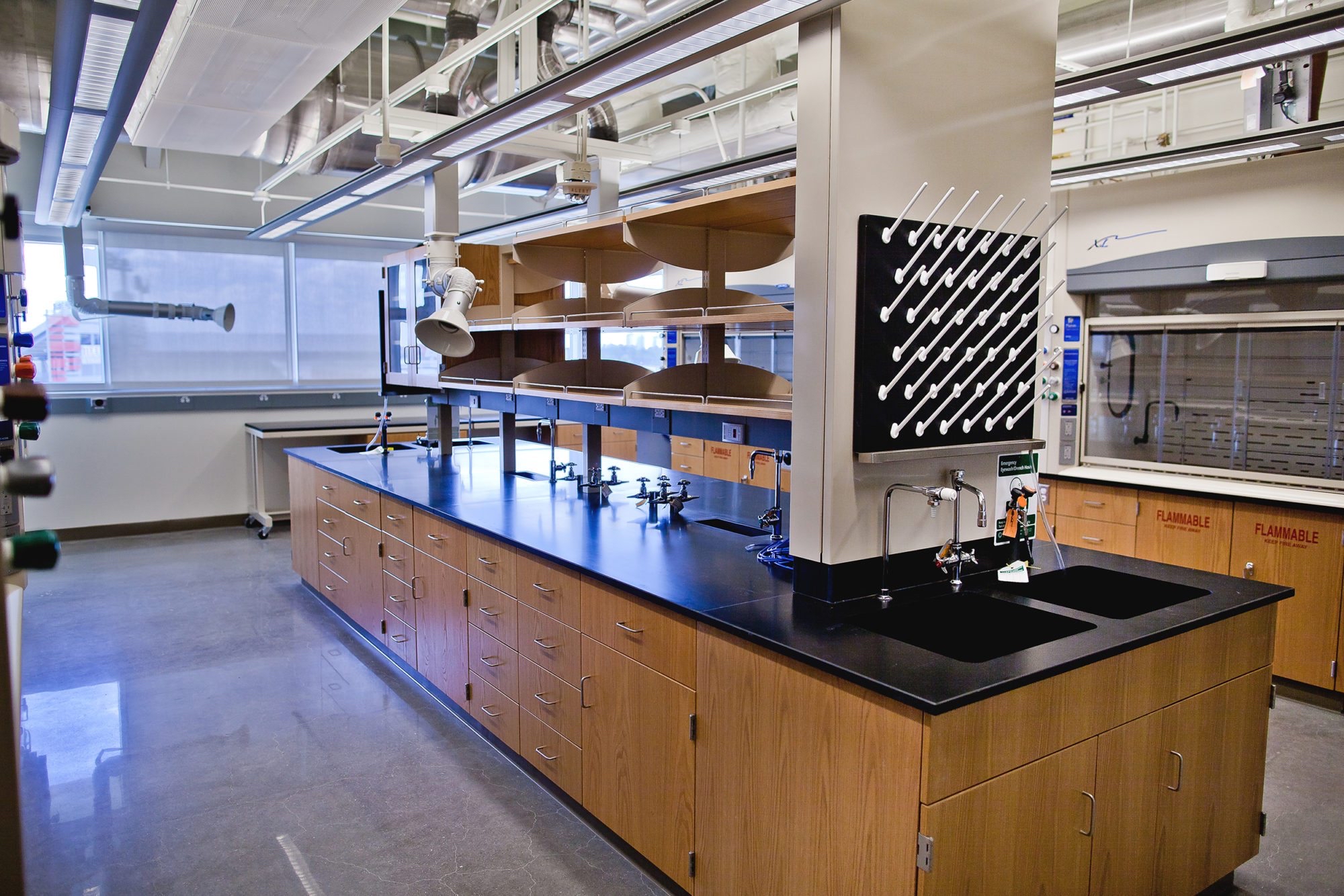 /facilities/news-and-events/stories/2022/lab.jpeg