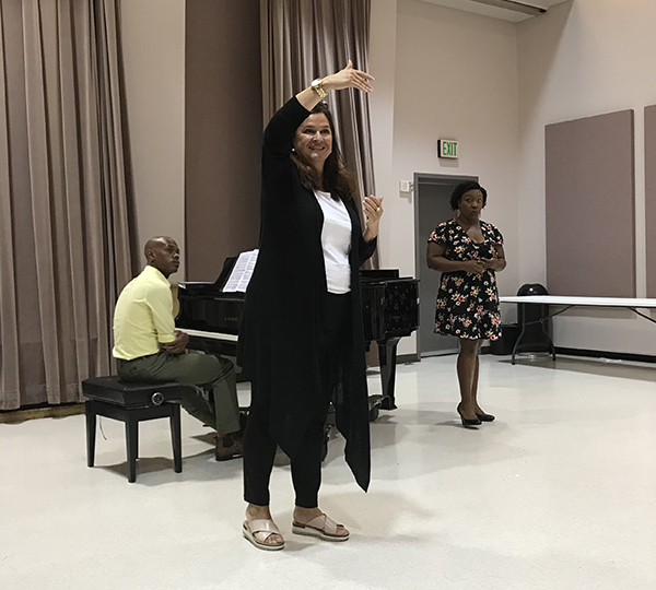 Brigitte Wohlfarth conducting a masterclass