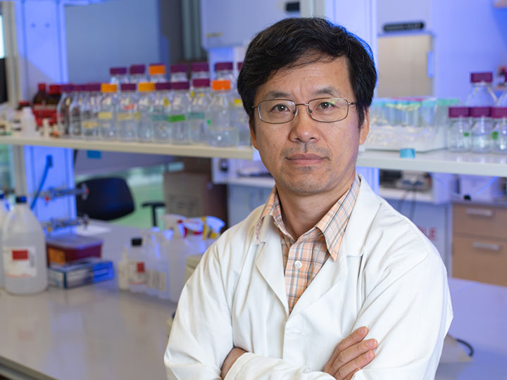 Associate professor of pharmaceutics at the University of Houston, Jiukuan Hao,