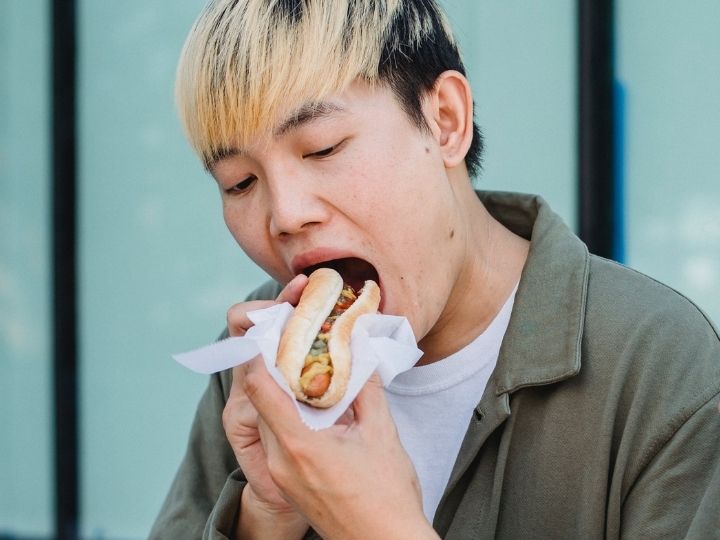 Teen eating Teen eating