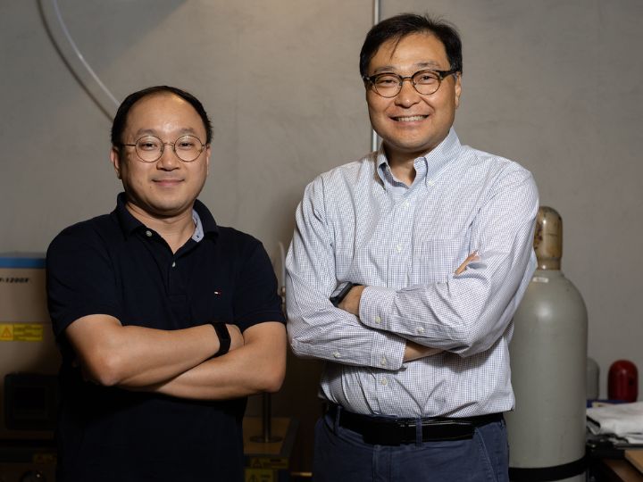 University of Houston Professor Jae-Hyun Ryou and Nam-In Kim, a post-doctoral student working in his lab. University of Houston Professor Jae-Hyun Ryou and Nam-In Kim, a post-doctoral student working in his lab.