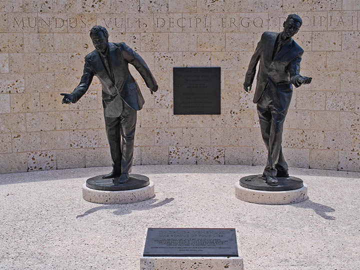 The Statue of Four Lies The Statue of Four Lies