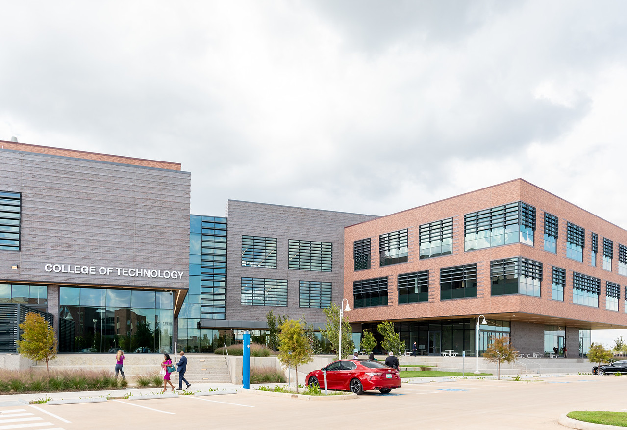 Photo of the College of Technology on the University of Houston Sugar Land campus