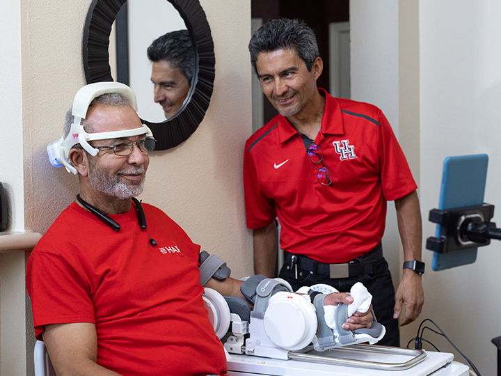  Jose Luis Contreras-Vidal, director of UH BRAIN Center