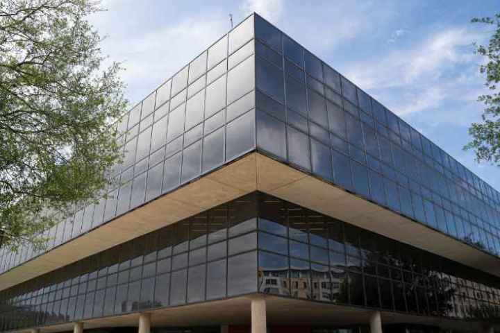 UH Bauer College of Business announces its new executive DBA degree UH Bauer College of Business announces its new executive DBA degree