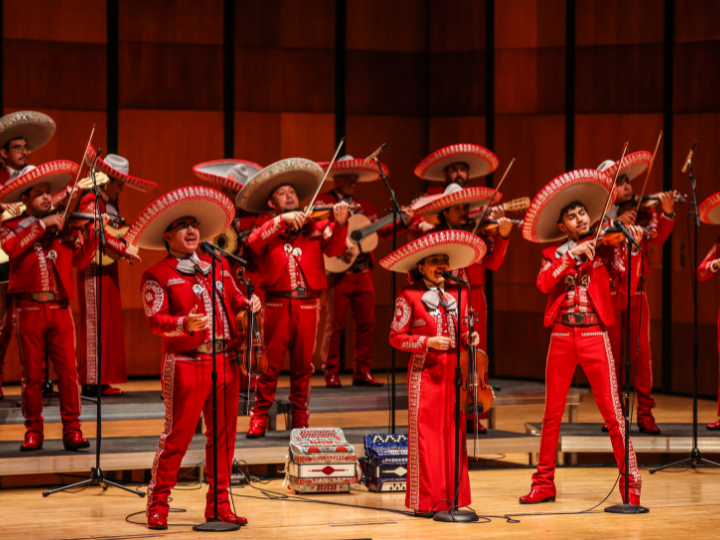 UH Mariachi Pumas perform on stage