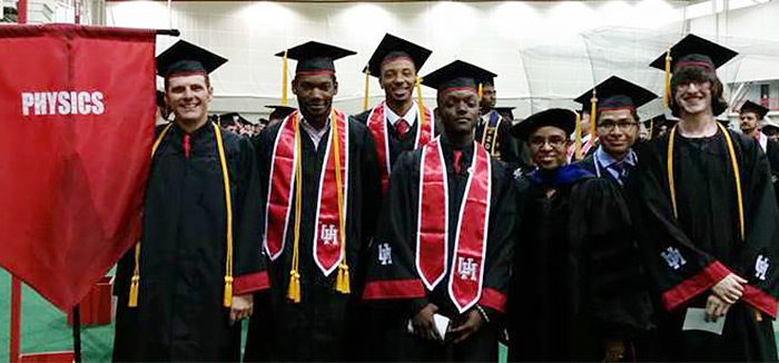 Congratulations to our graduating physics majors!