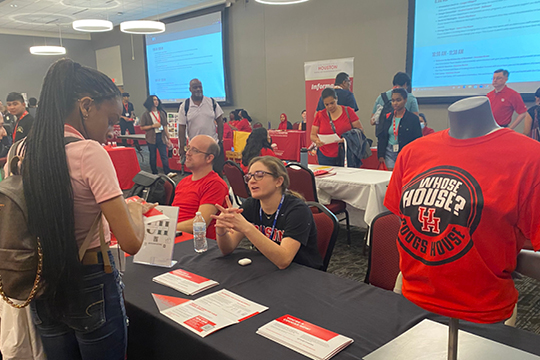 A&F Engages With Future Coogs at Student Orientations