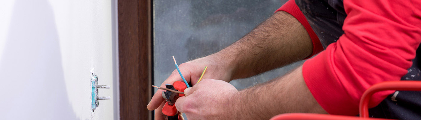Online Electrician Training Banner