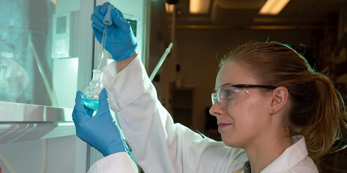 photo of student in lab