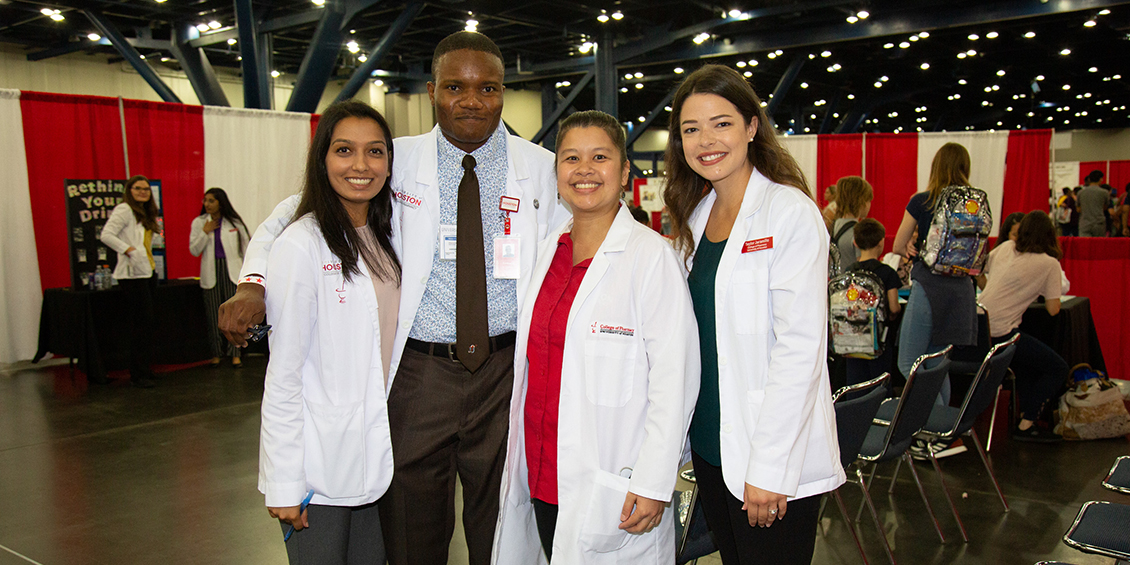 Members of UH Pharmacy pose for picture.
