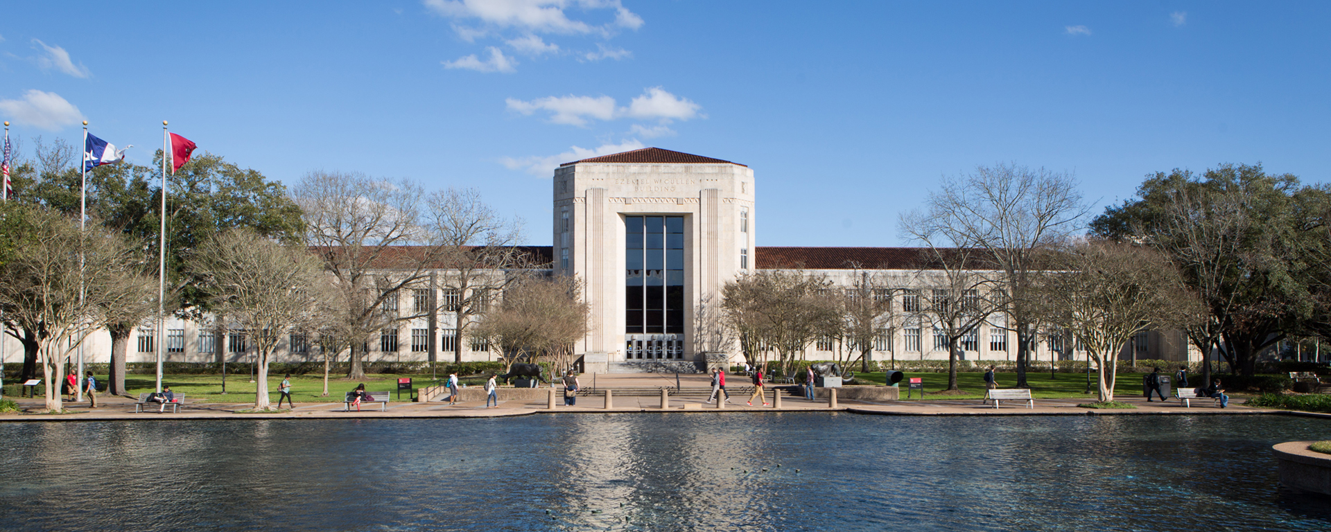 Image of E. Cullen Building and Fountain