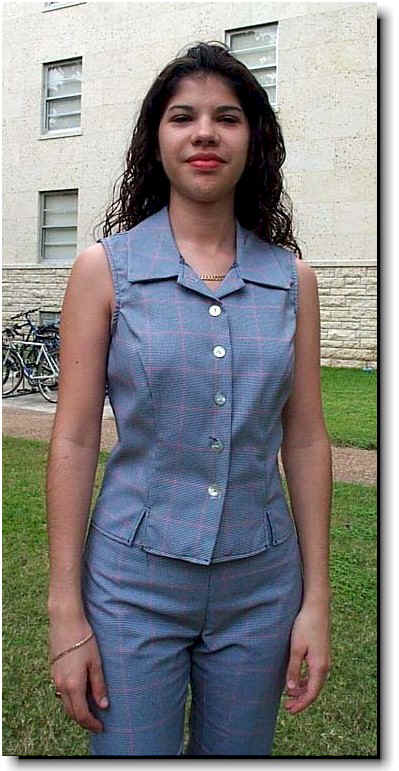 Itzel_1.jpg (106370 bytes)