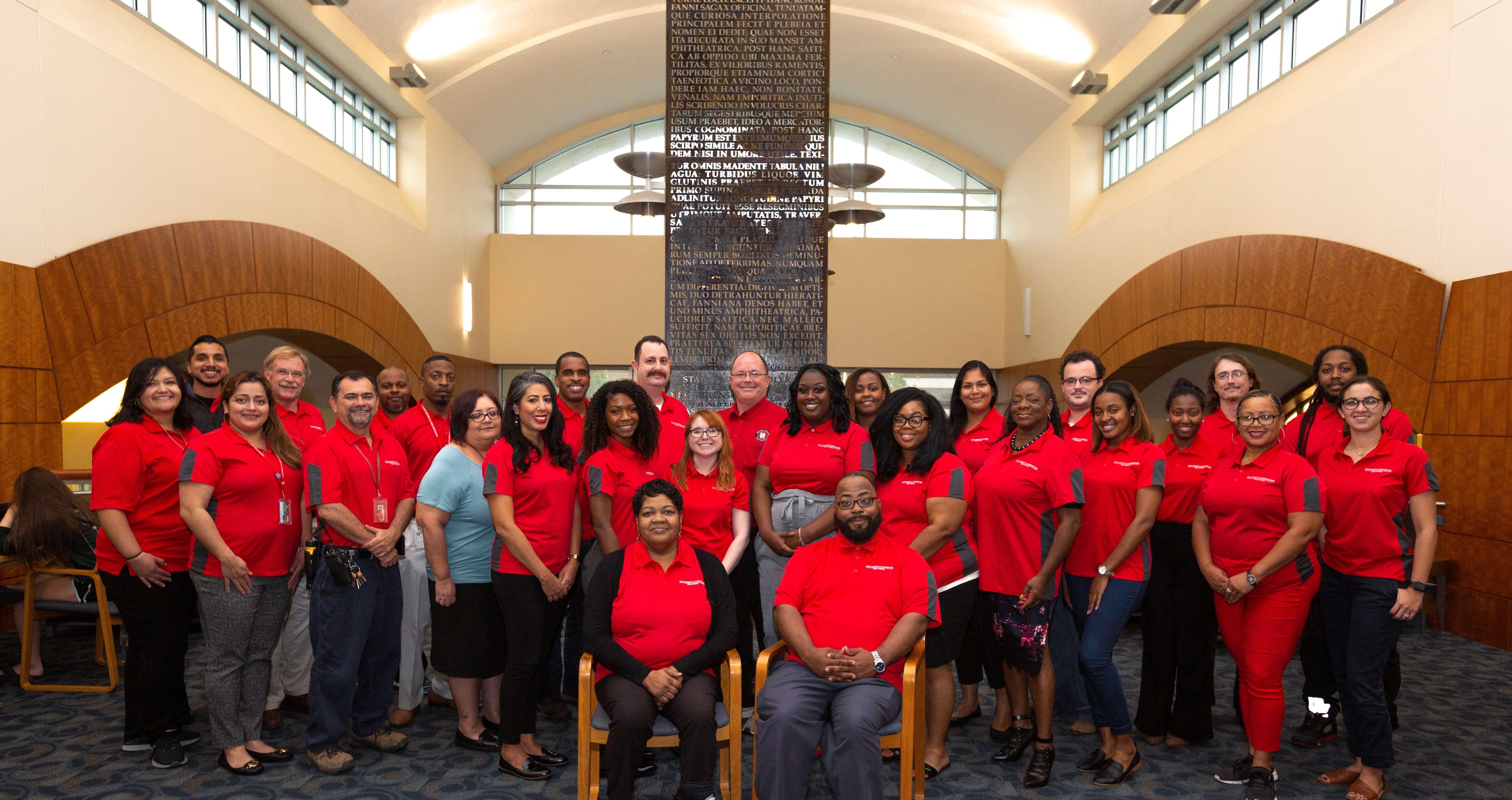 2019-2020 Staff Council group picture. 