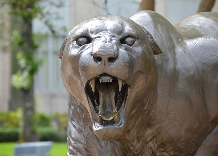 Close up of a statue of a cougar