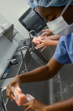 Several nurses washing their hands