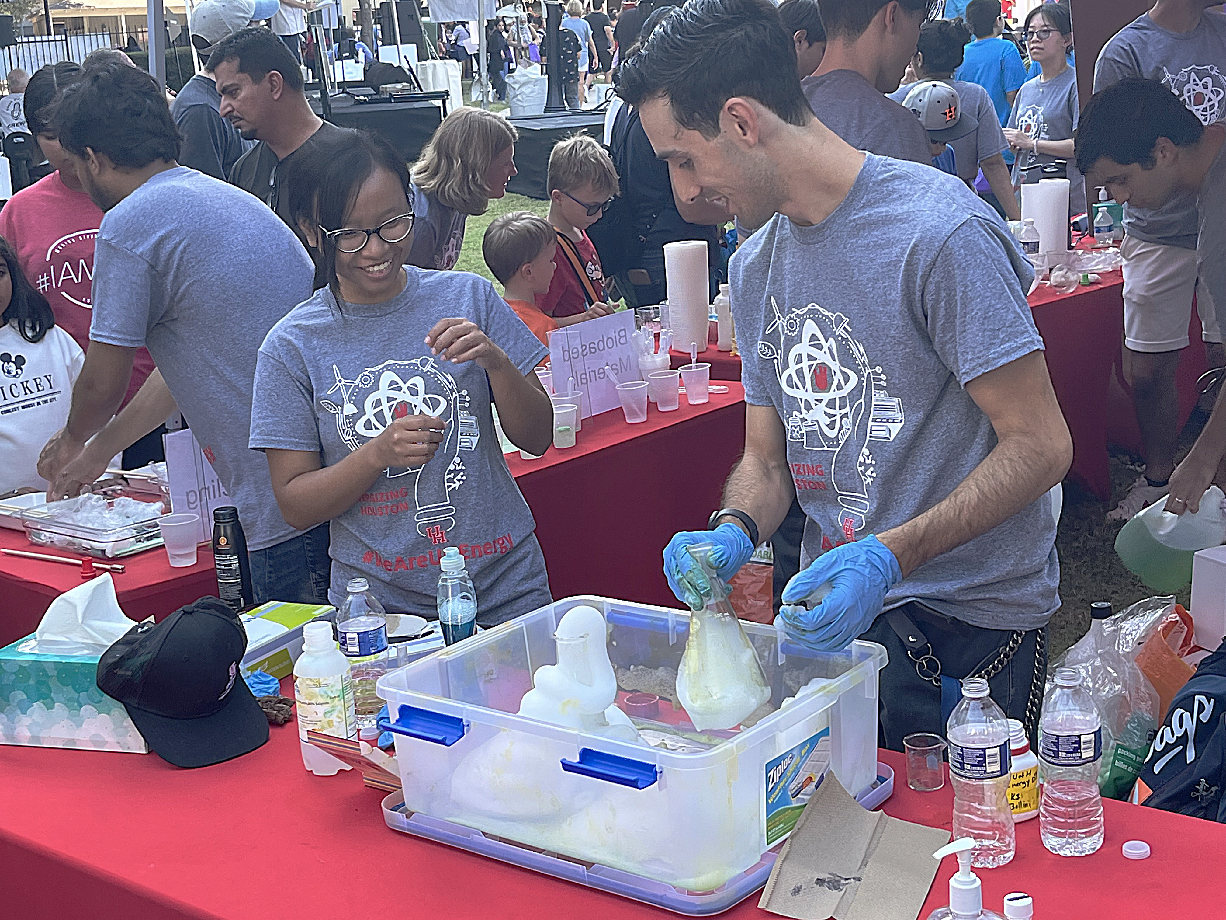 UH's Division of Energy and Innovation a Crowd Favorite as Energy Day Draws Thousands in 10th Year Anniversary